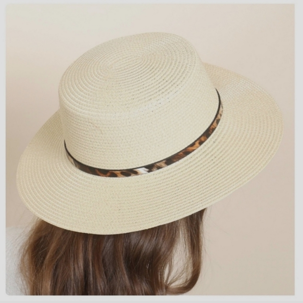 Panama brim hat with leopard strap - Picture 3 of 9